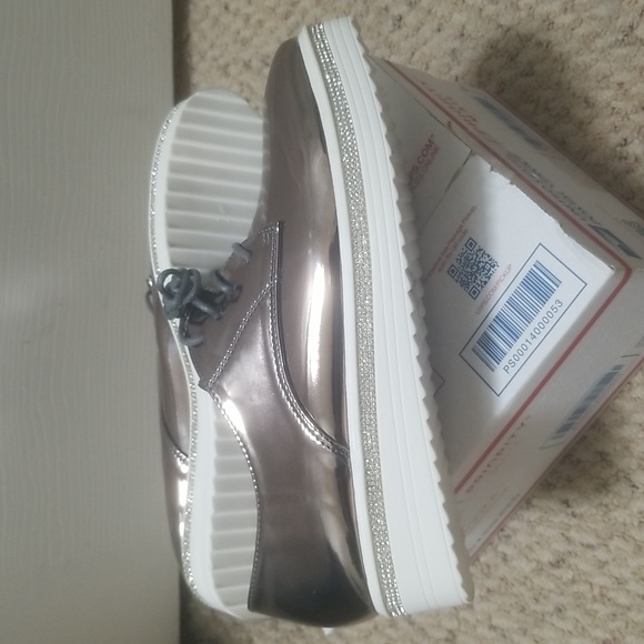 NWOT Italina Platform Lace Up Shoes (9) - Picture 2 of 5